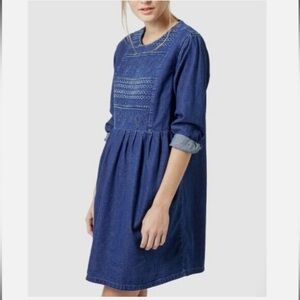 Topshop MOTO 100% cotton denim dress size 4 women’s dress like new Spring!!